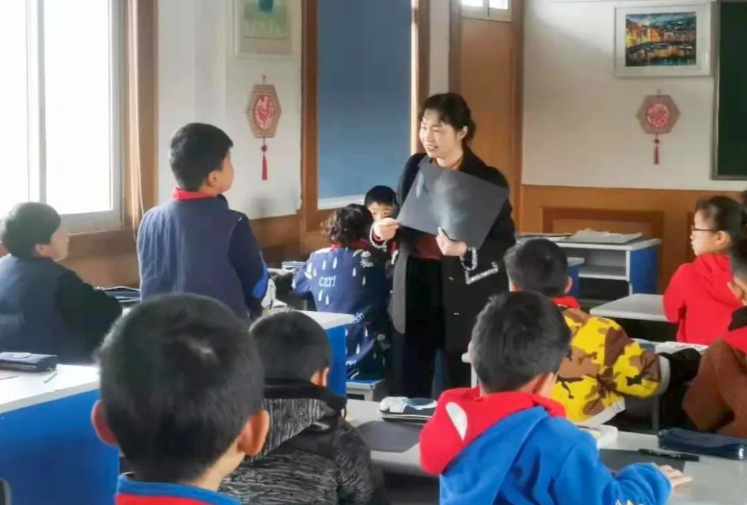 校际协作共研讨  同场竞技展技能 